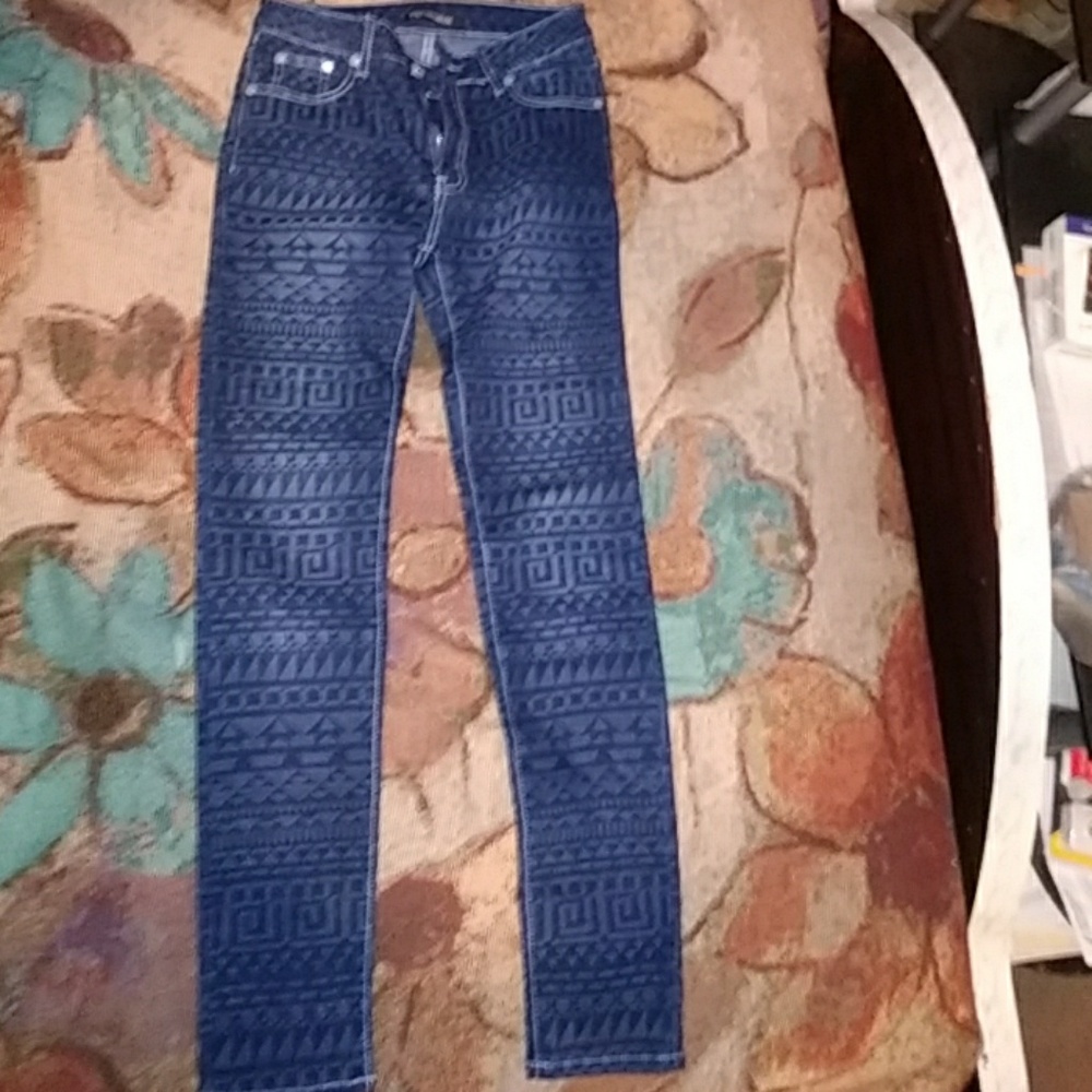 DESIGN JEANS
